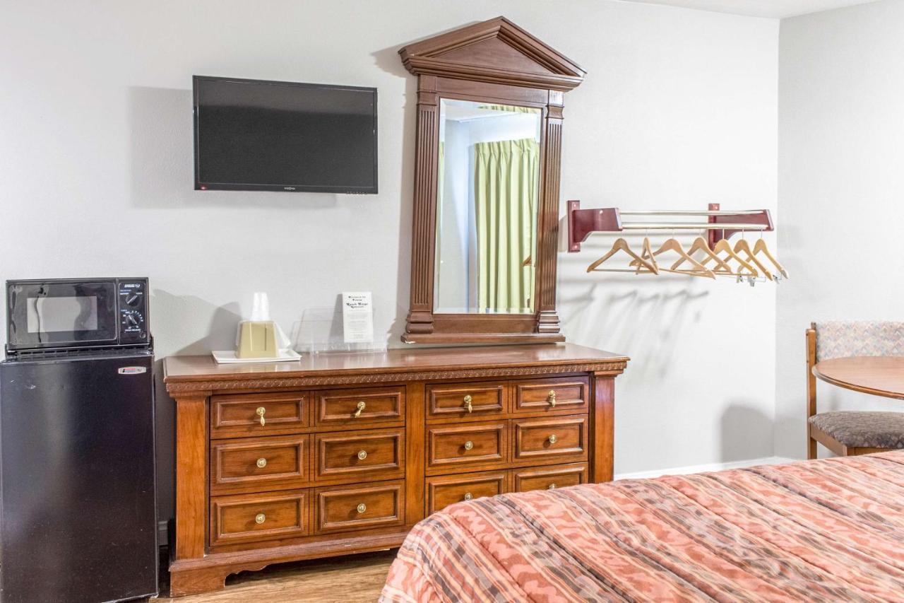 Econo Lodge Gorman Экстерьер фото